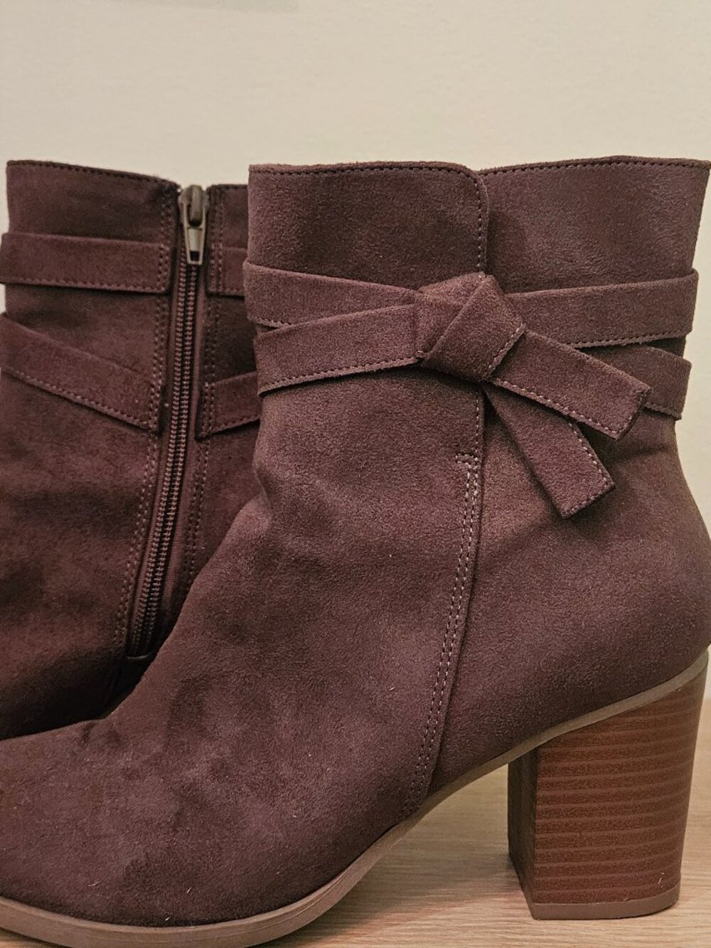 Ladies American Eagle Brown ankle boots with block heel Size 7.5